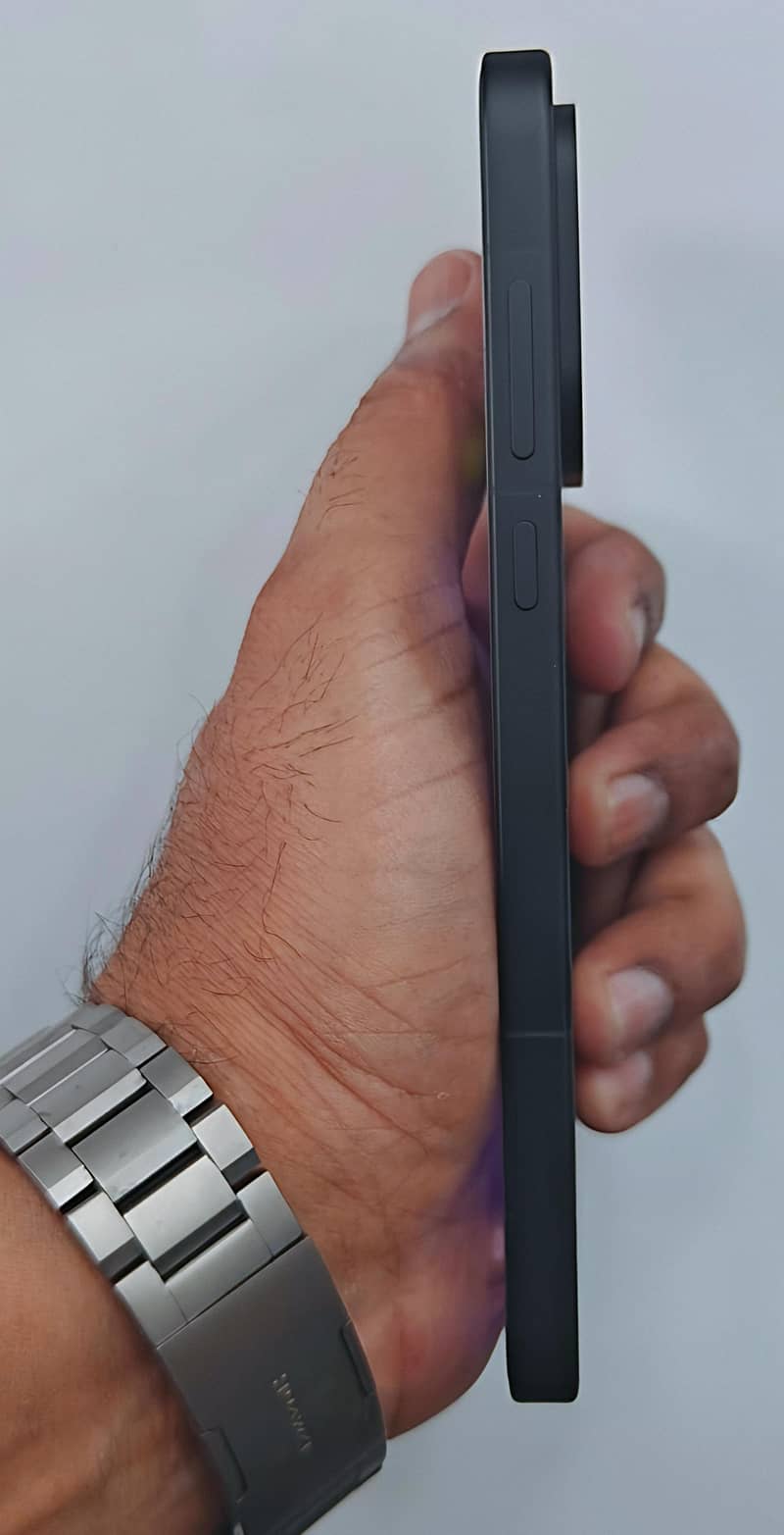 One Plus 15 Dual Sim 4