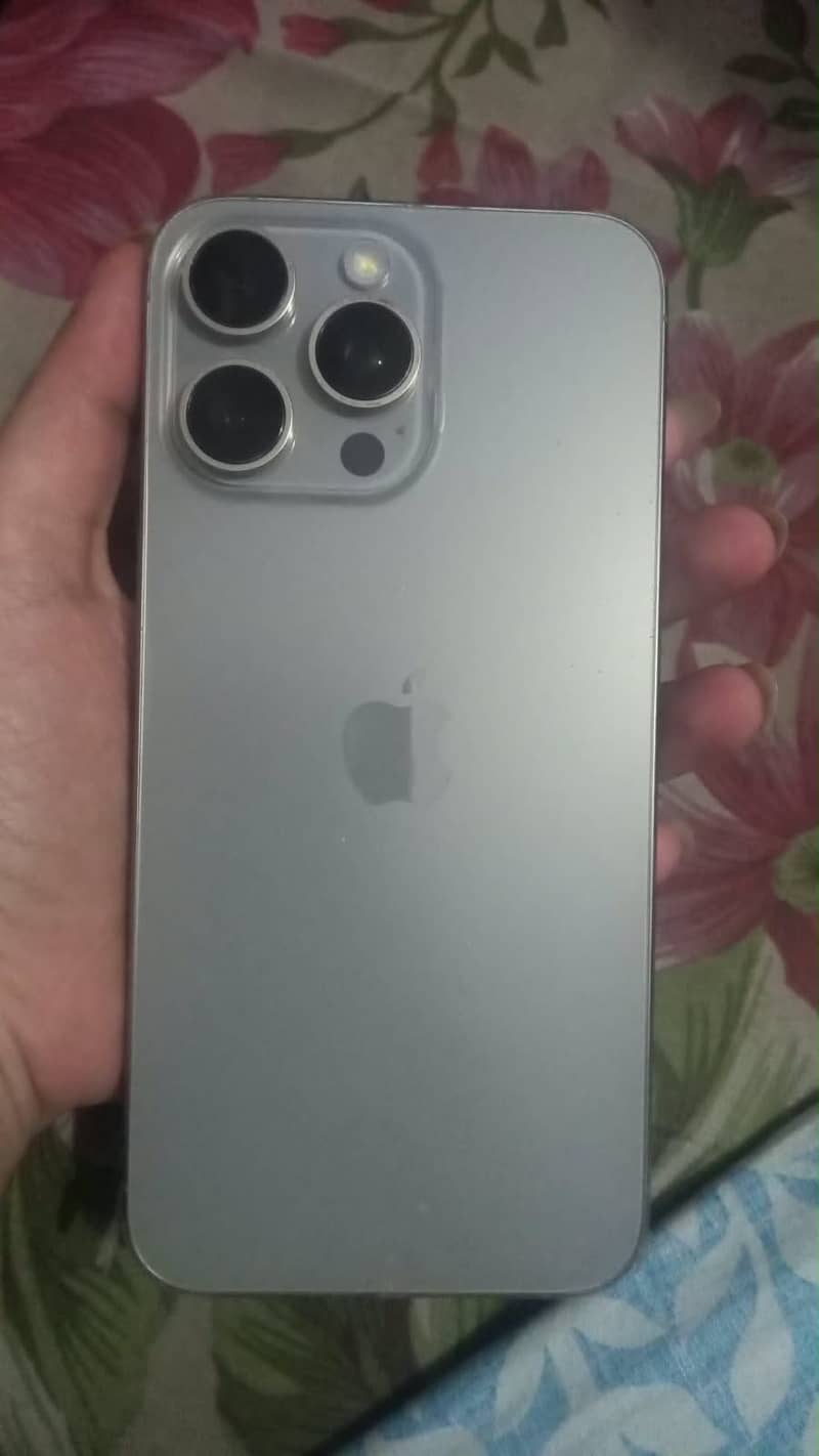 Apple iPhone 15 Pro Max 7