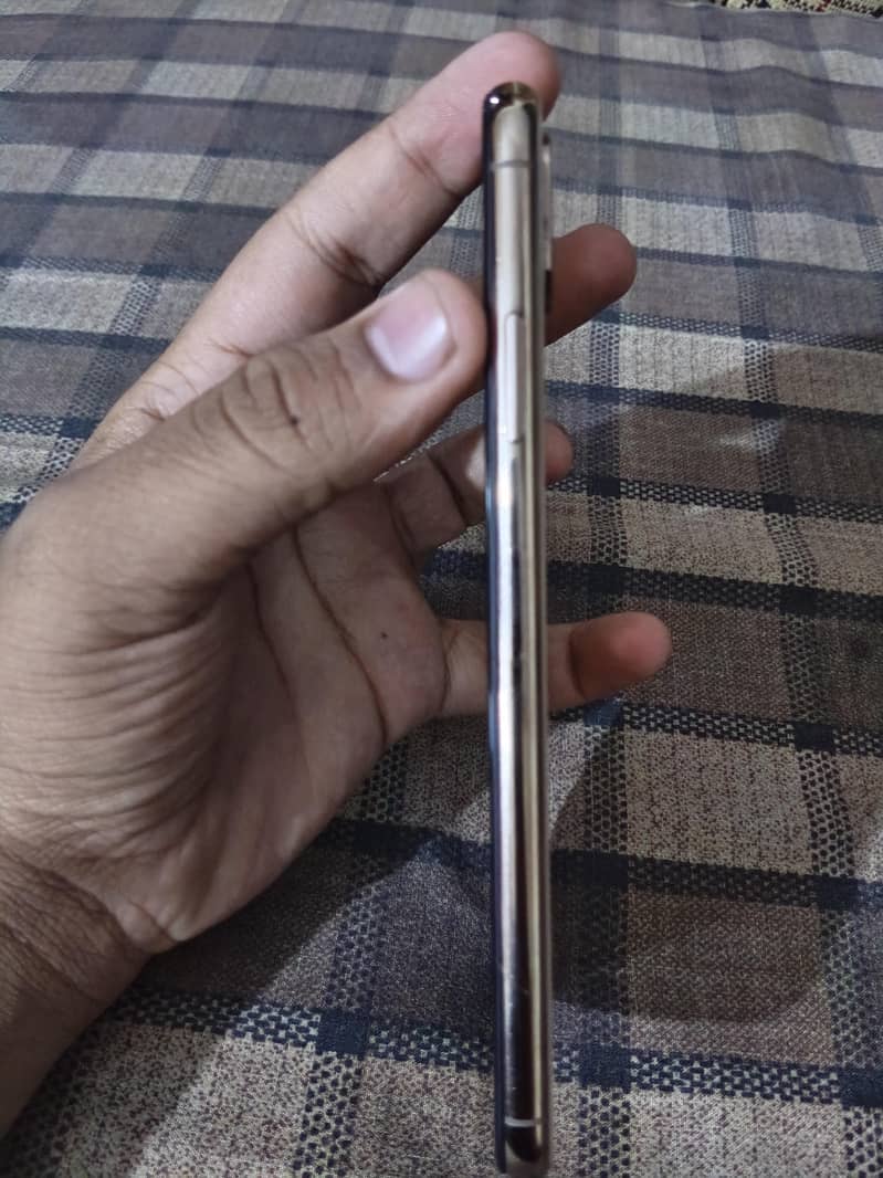Apple iPhone XS Max 2