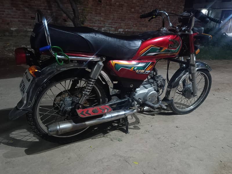united CD 70 4