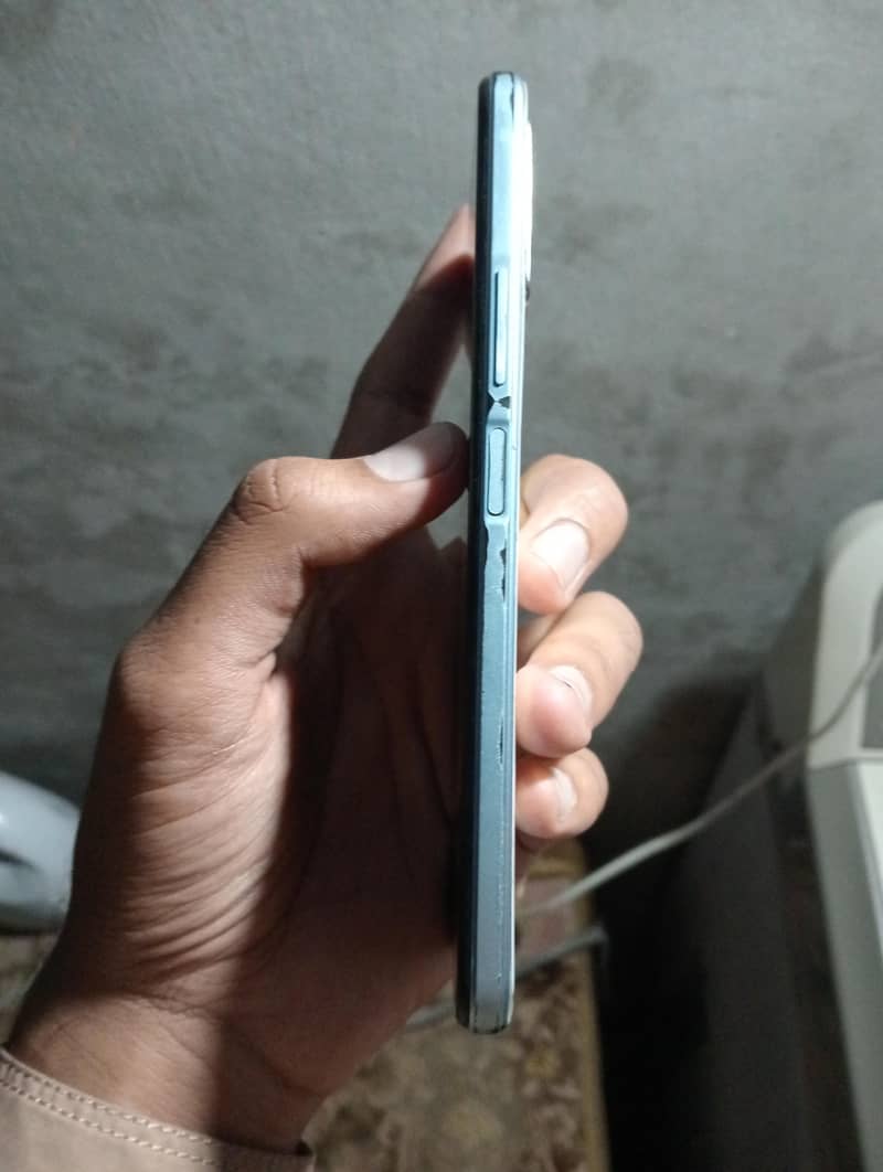 Vivo V21 1