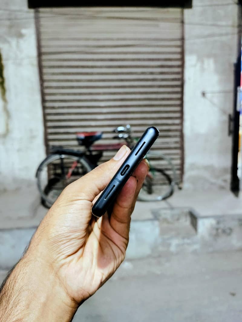 Google Pixel 7 4