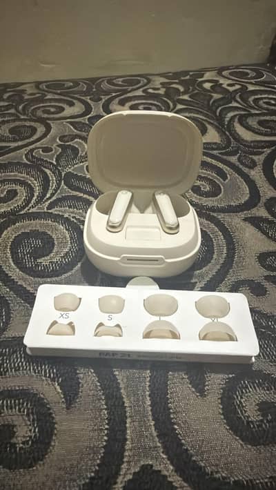 soundcore 40i model same like new