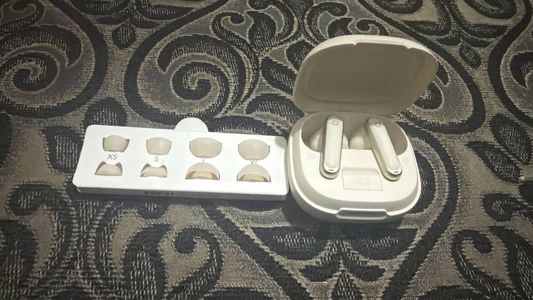 soundcore 40i model same like new 1