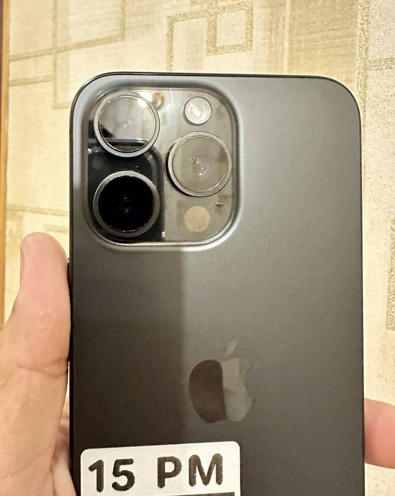 Apple iPhone 15 Pro Max 2