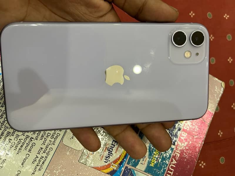 Apple iPhone 11 4