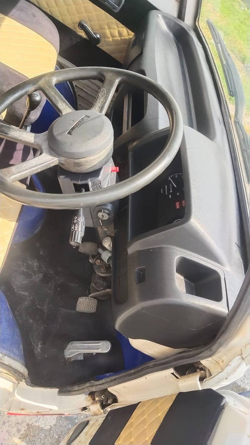 Suzuki Bolan - 2011 15