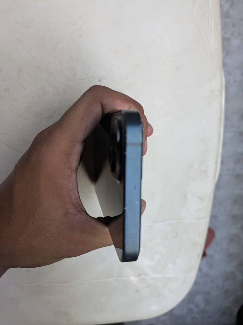 Apple iPhone 13 3