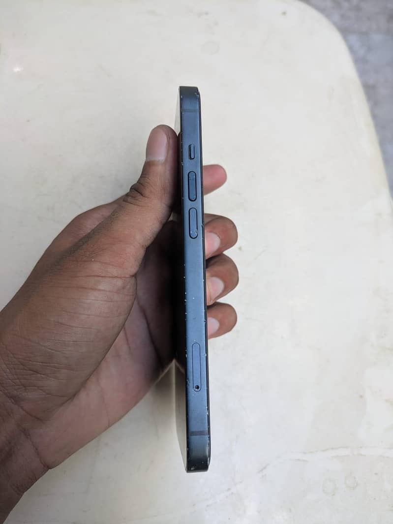 Apple iPhone 13 4