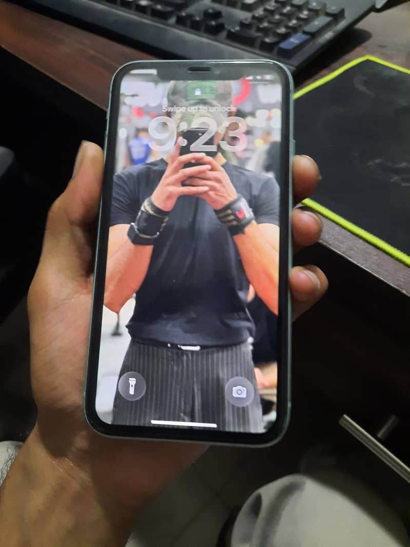Apple iPhone 11 7