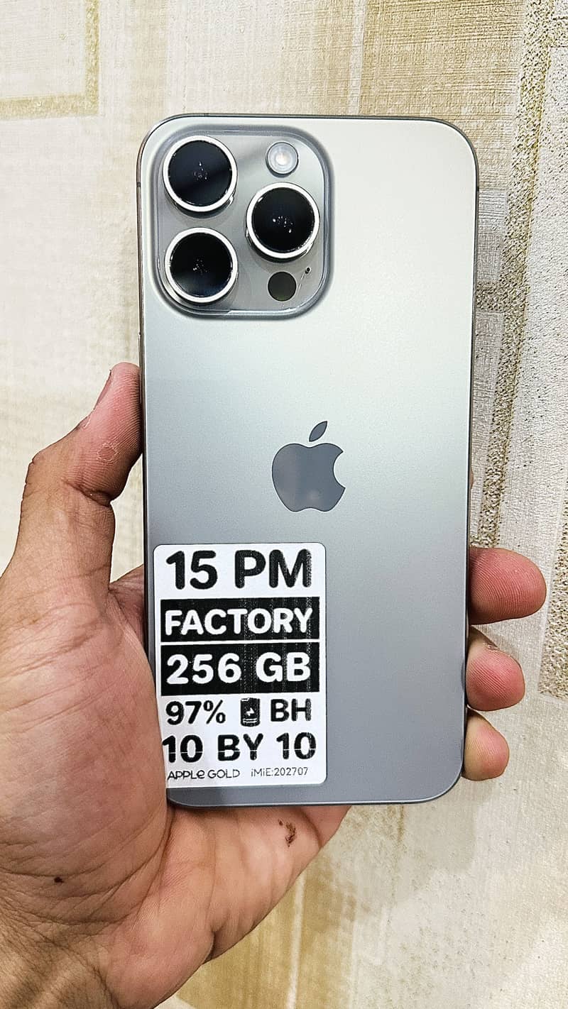 Apple iPhone 15 Pro Max 0