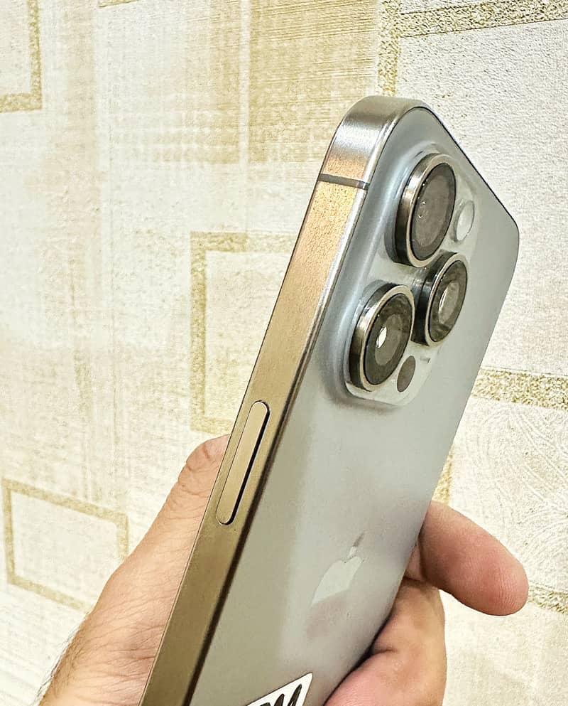 Apple iPhone 15 Pro Max 5