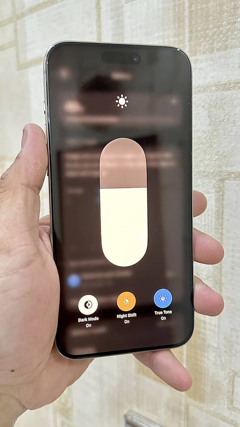 Apple iPhone 15 Pro Max 12