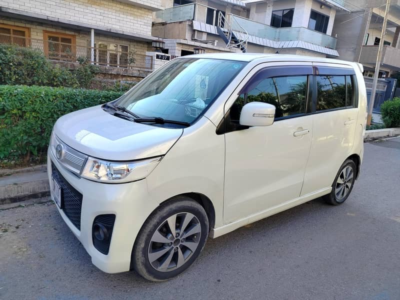 Mazda Azwagon 2012 1