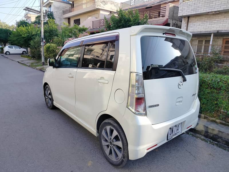 Mazda Azwagon 2012 2