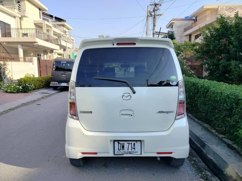 Mazda Azwagon 2012 3