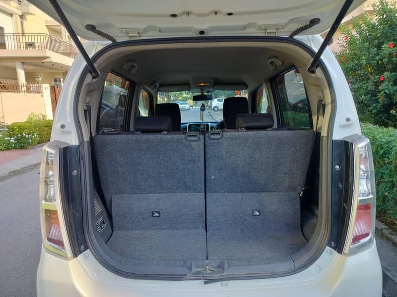 Mazda Azwagon 2012 4