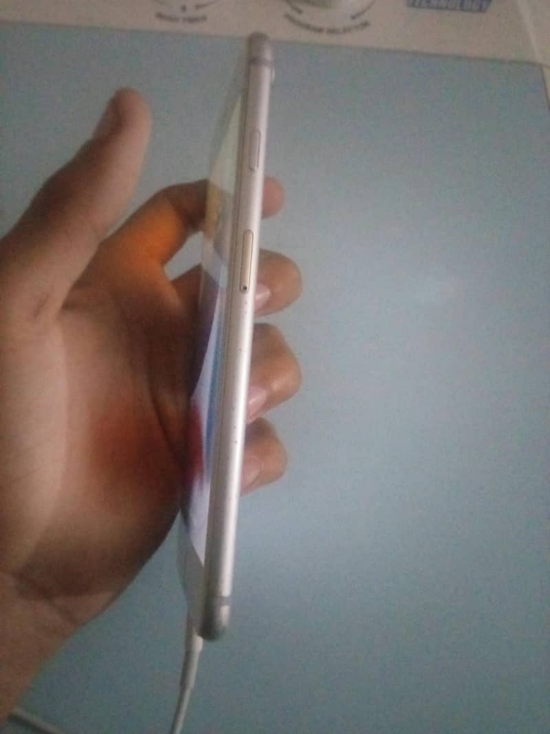 Apple iPhone 7 Plus 2