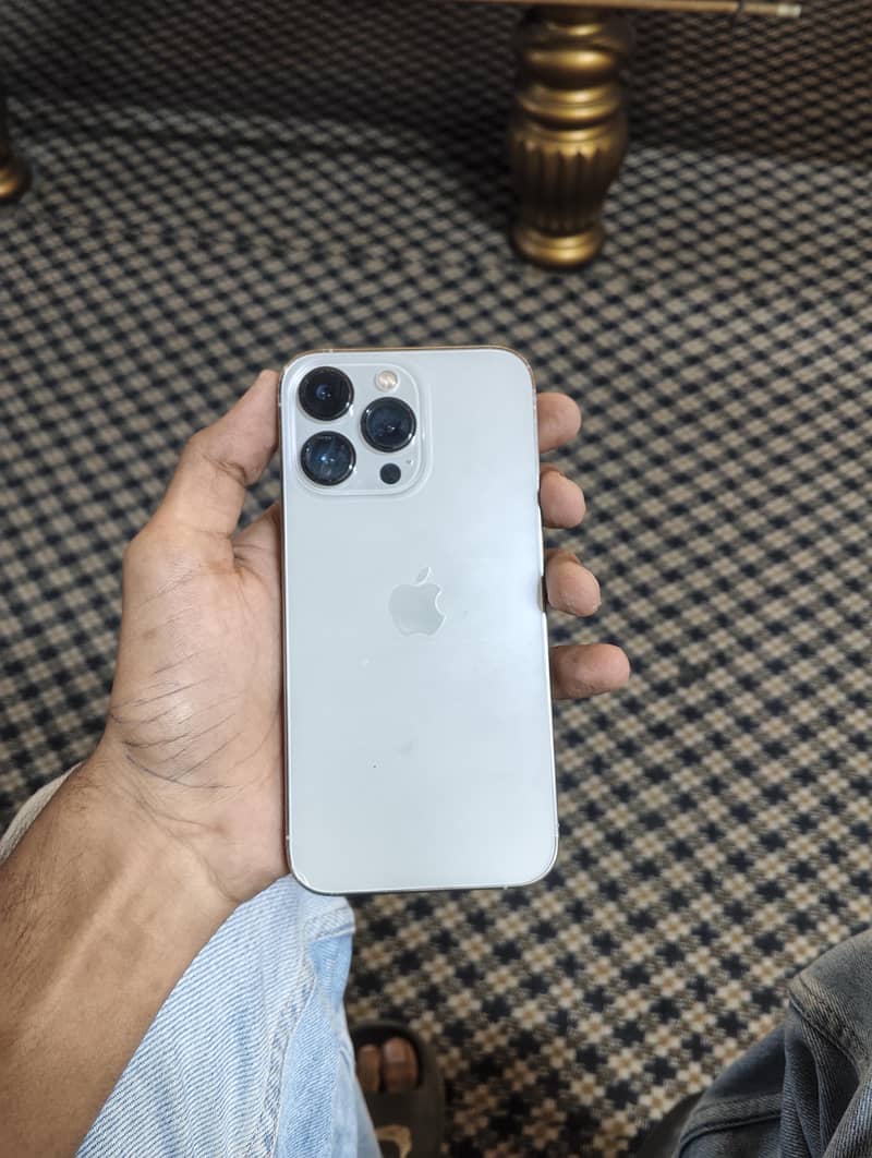 Apple iPhone 13 Pro 1