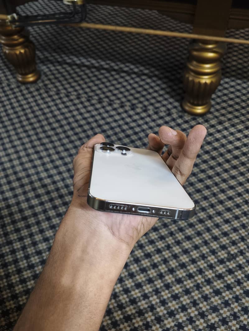Apple iPhone 13 Pro 6