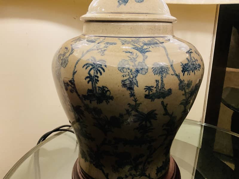Heavy ceramic lamp 1