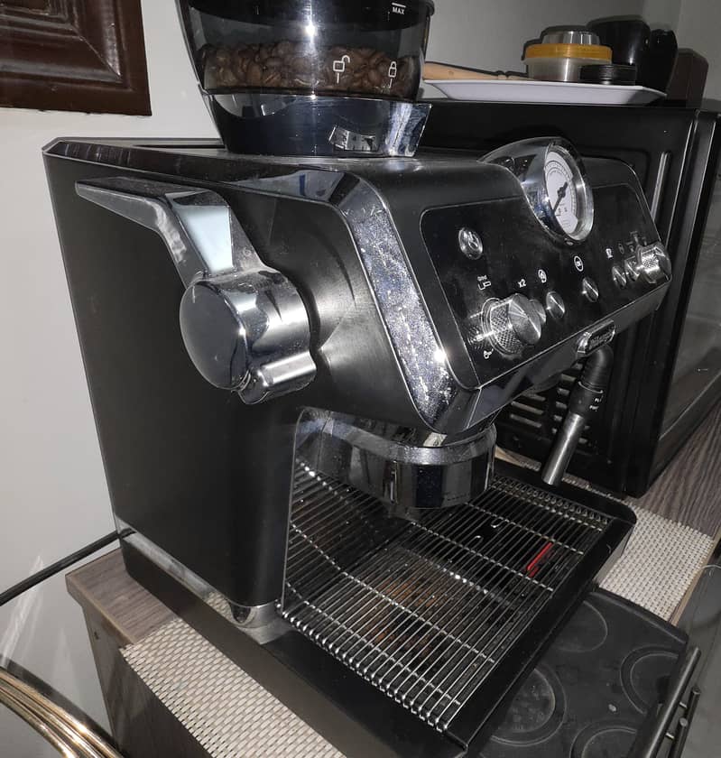 Coffee Machine Delongi 1