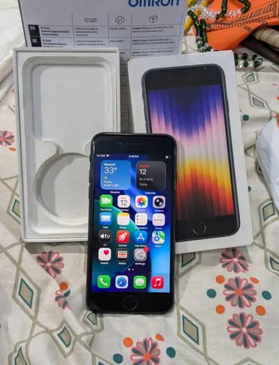 Apple iPhone SE 2023 Complete Box
