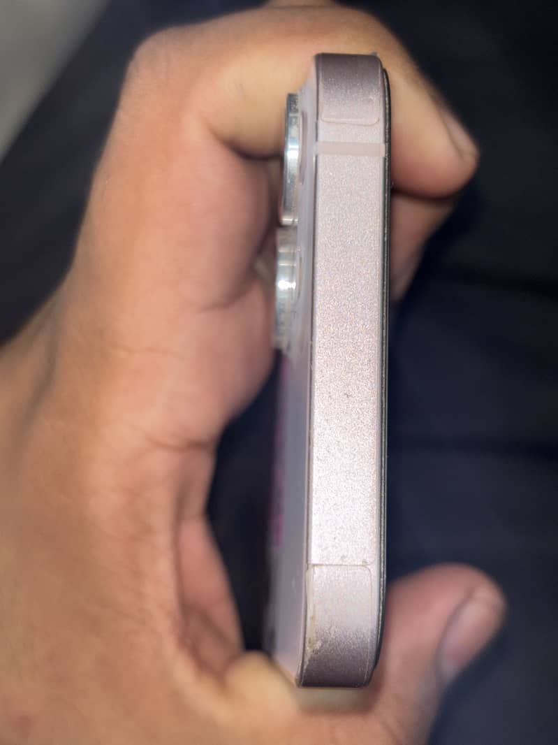 Apple iPhone 13 JV 4