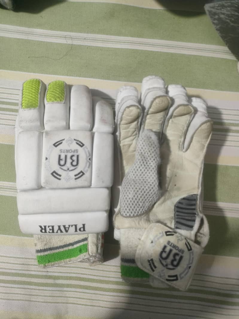 batting gloves 0