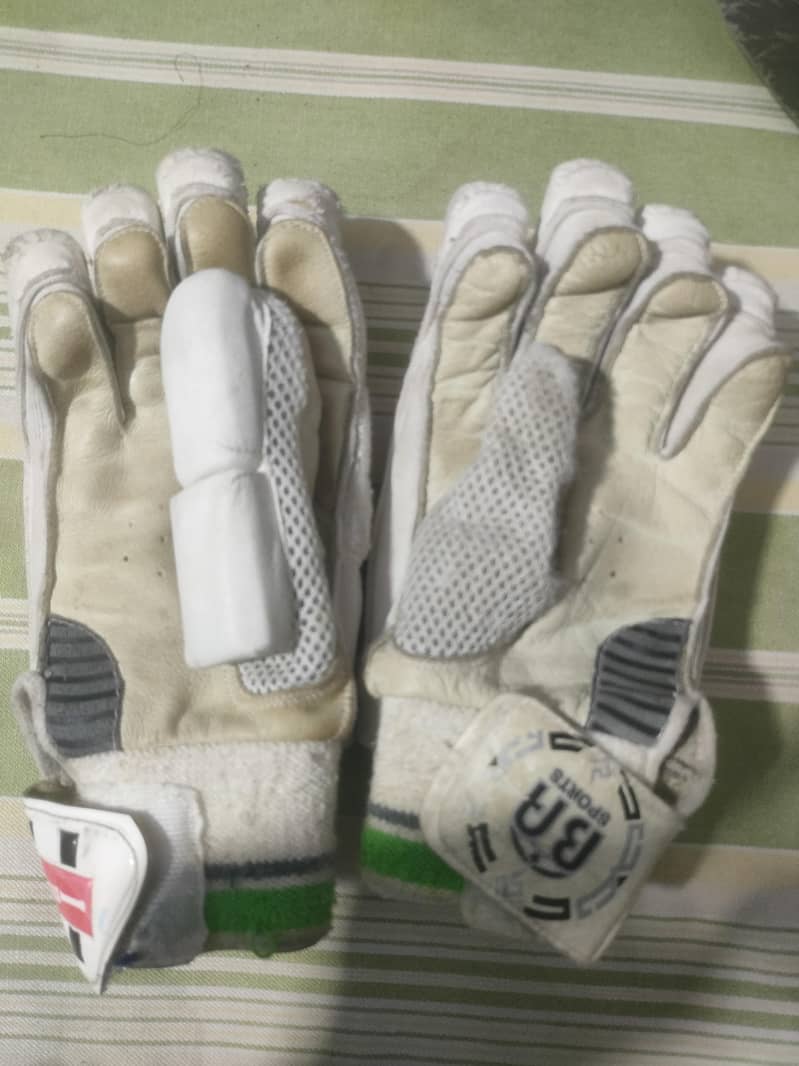 batting gloves 1