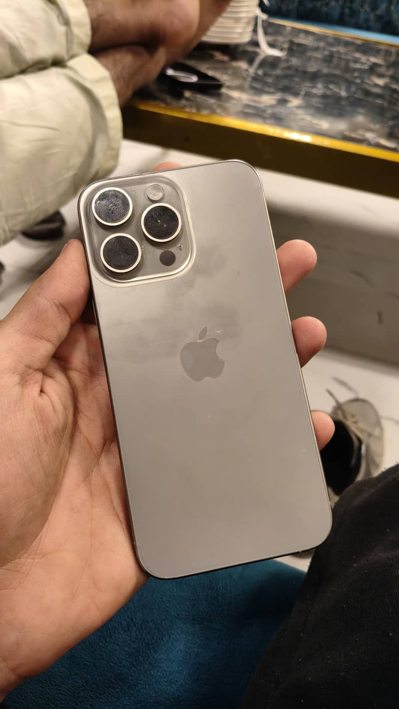Apple iPhone 15 Pro Max 2