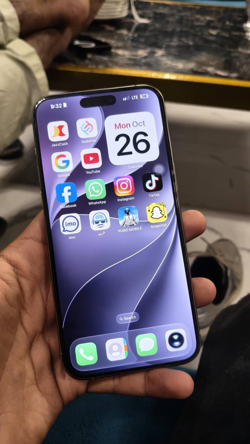 Apple iPhone 15 Pro Max 6