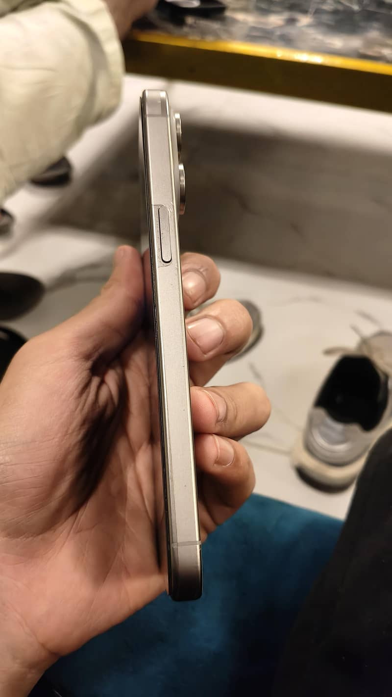 Apple iPhone 15 Pro Max 7