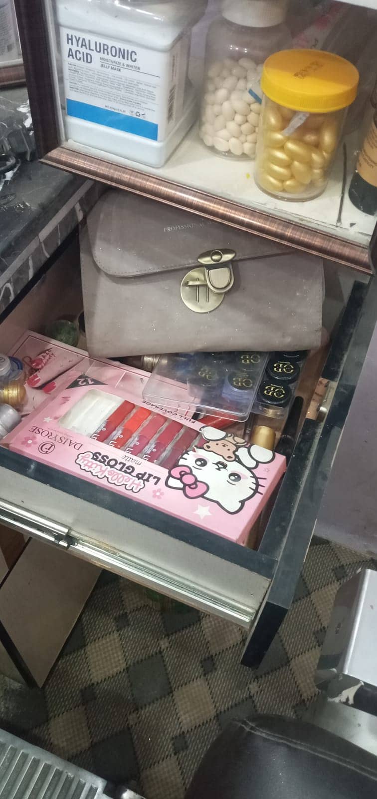 Complete Parlor Setup Available for Urgent Sale - Other Makeup ...