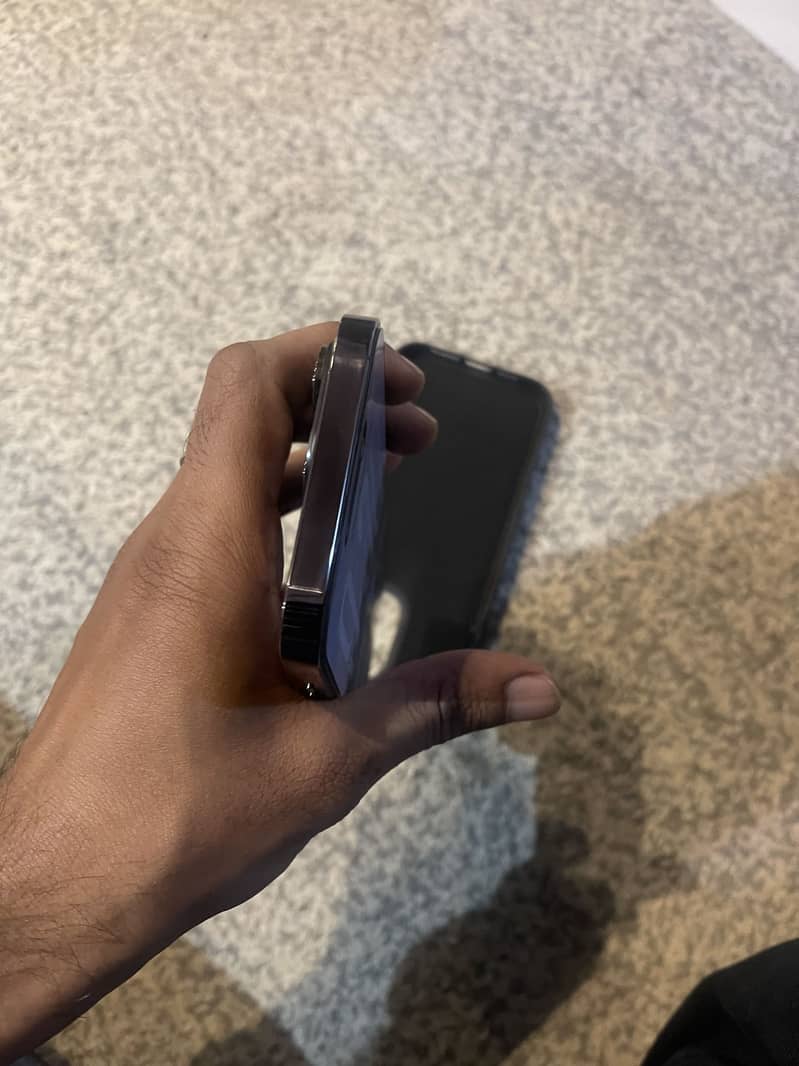 Apple iPhone 14 Pro Max 2
