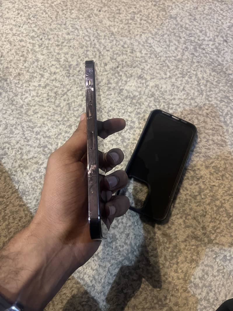 Apple iPhone 14 Pro Max 4