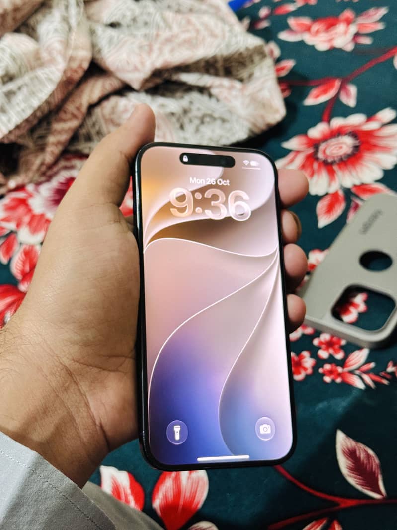 Apple iPhone 15 Pro 2