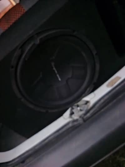 solid audio 4000 watt amplifire 4 chanel