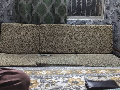 3 seater sofa Codition 10\8 cusion abhi new liye hai