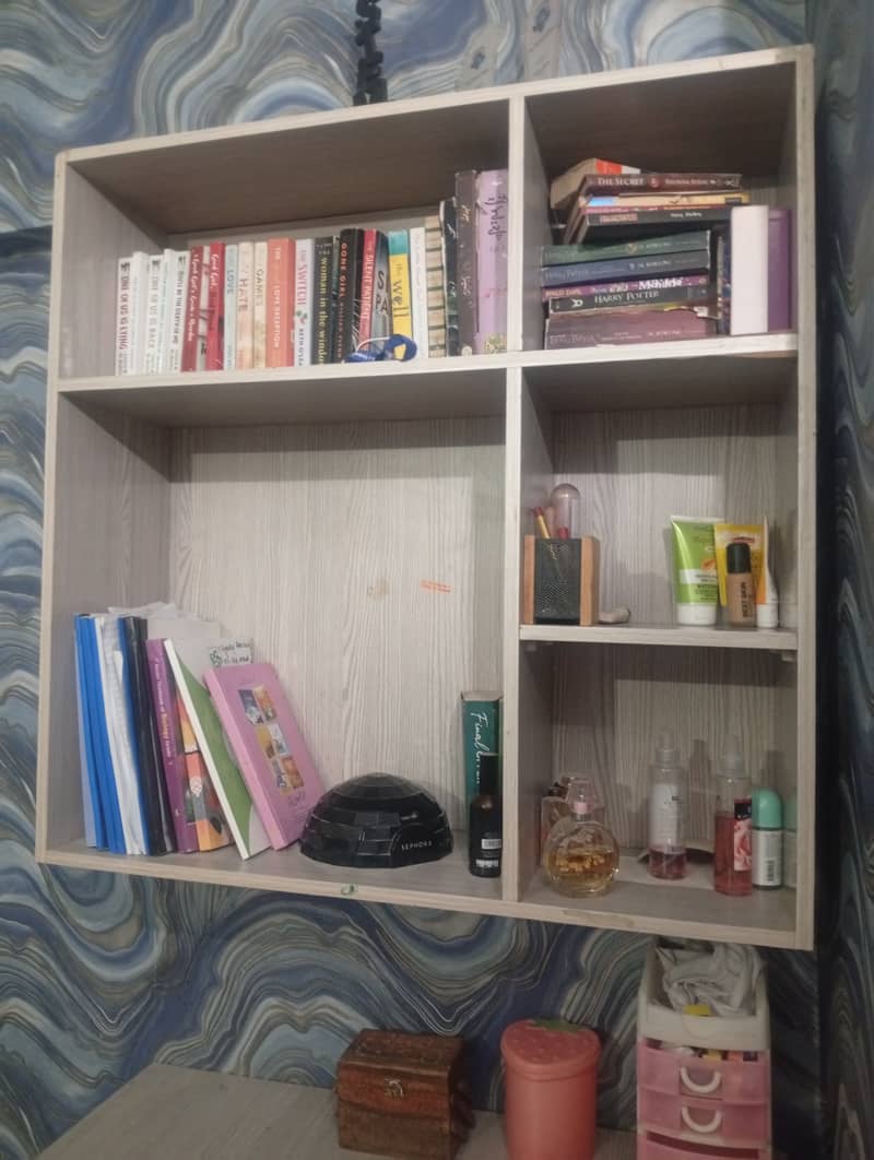 Book shelves, writing tables, and chairs - Bookcases & Shelves - 1120910869