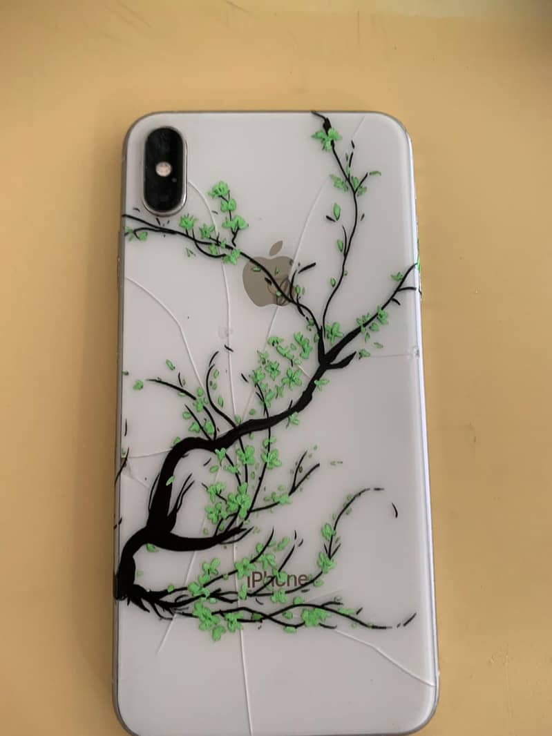Apple iPhone XS Max 3