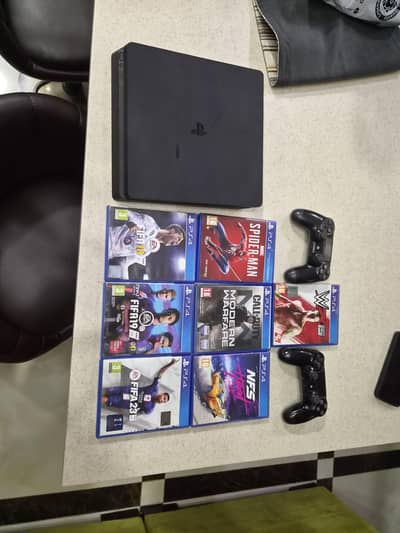 PS4 neat and clean condition
