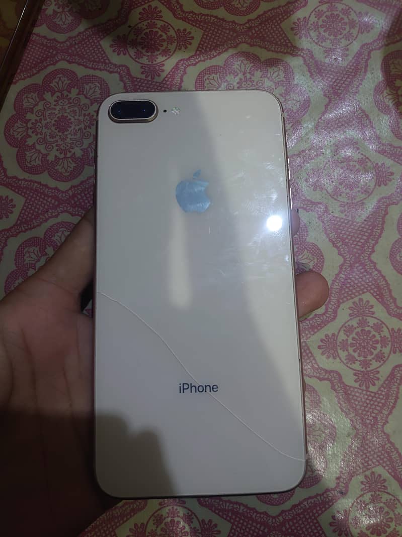 Apple iPhone 8 Plus 2