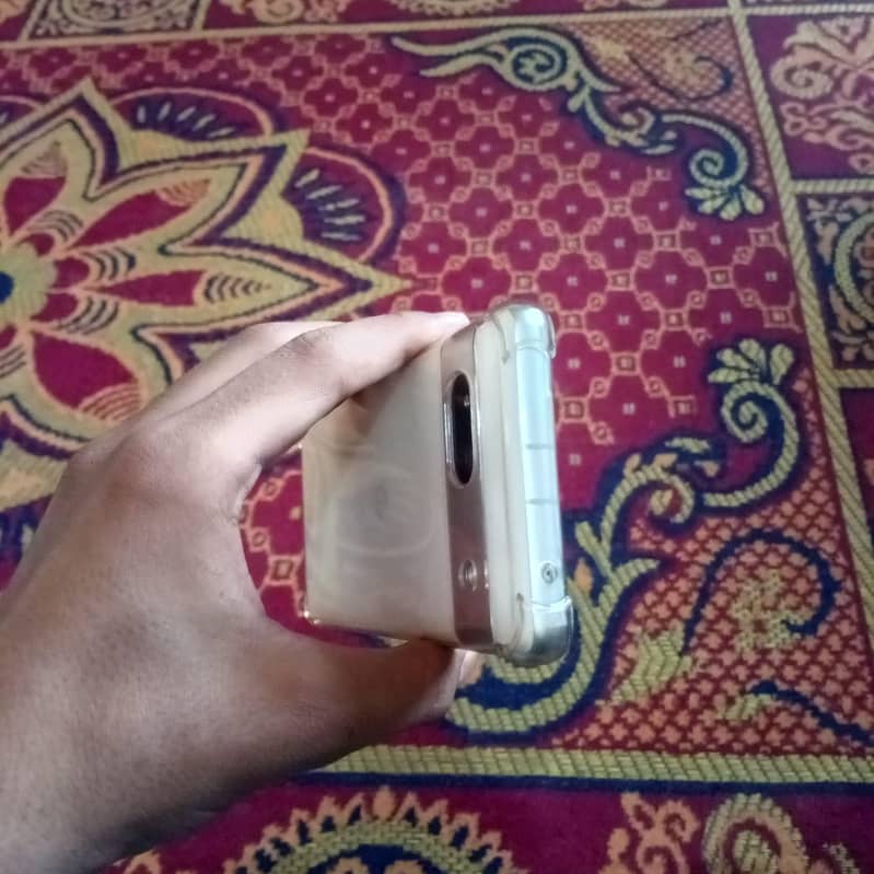 Google Pixel 7a 5