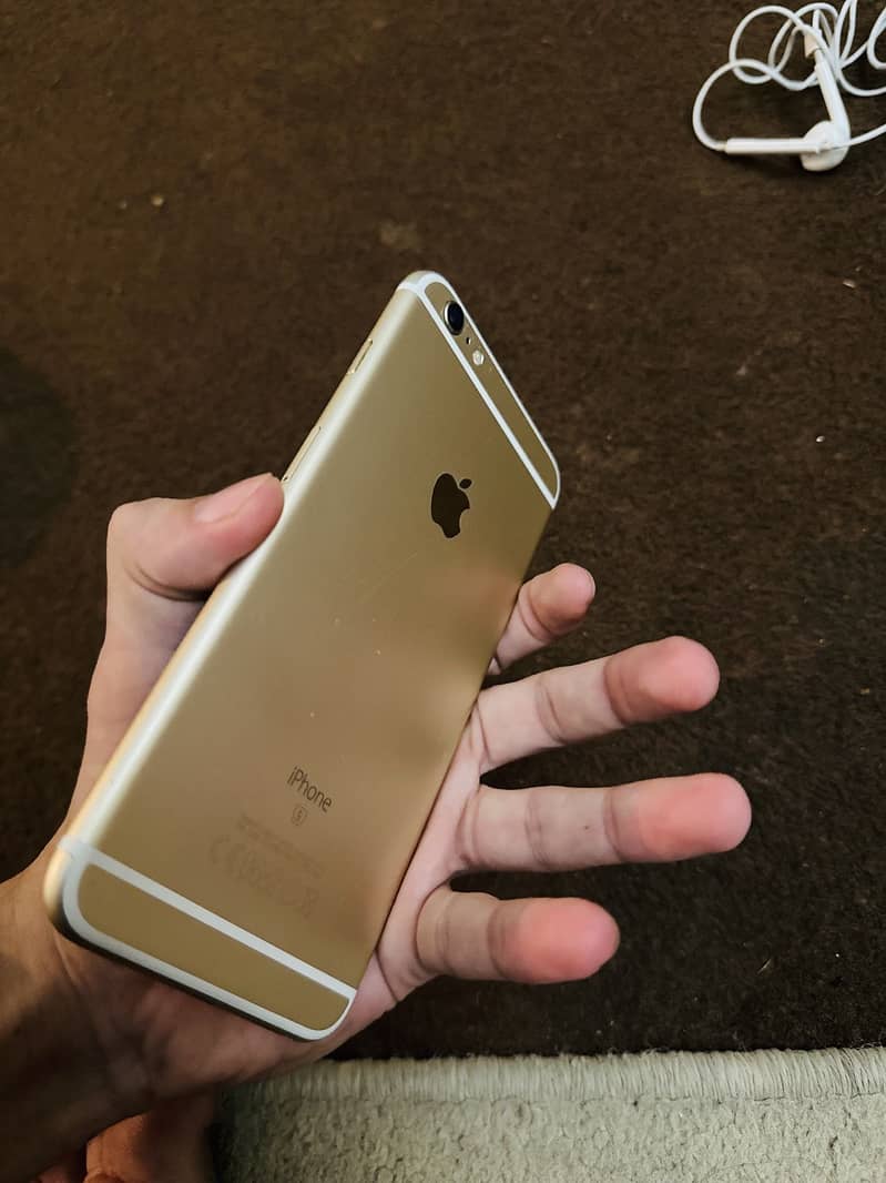 Apple iPhone 6S Plus 4