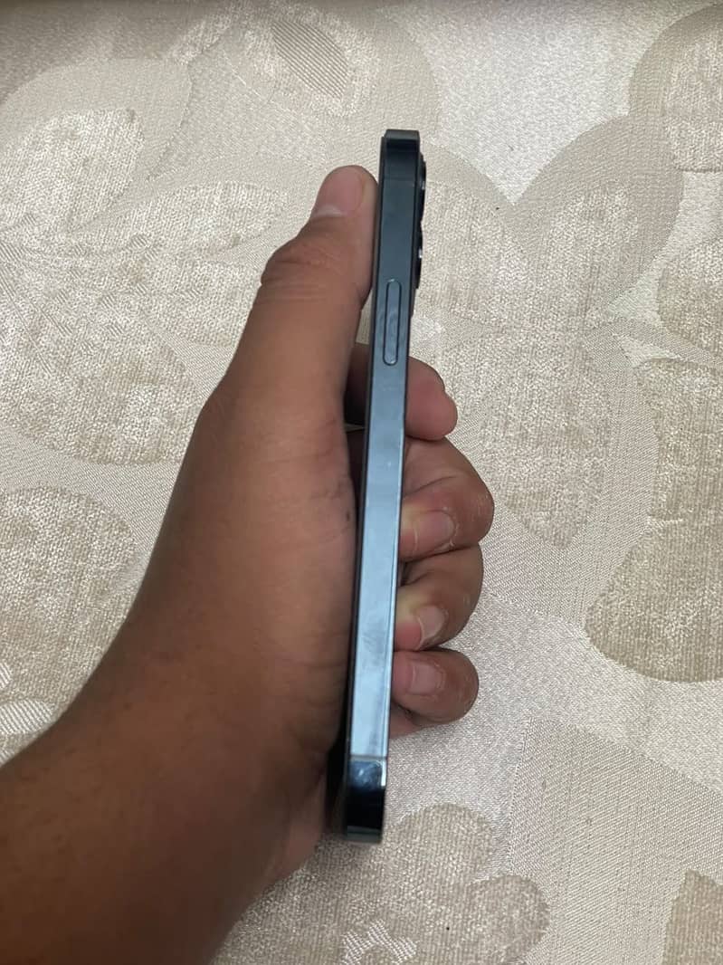 Apple iPhone 12 Pro 1