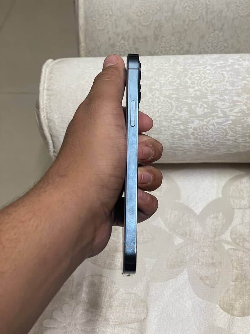 Apple iPhone 12 Pro 3