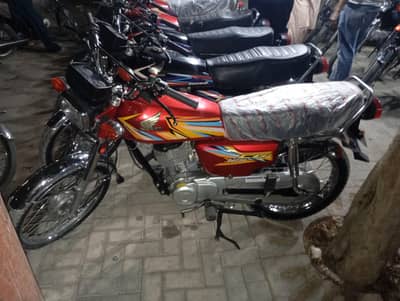 Honda 125 Karachi Red Colour condition 10/10