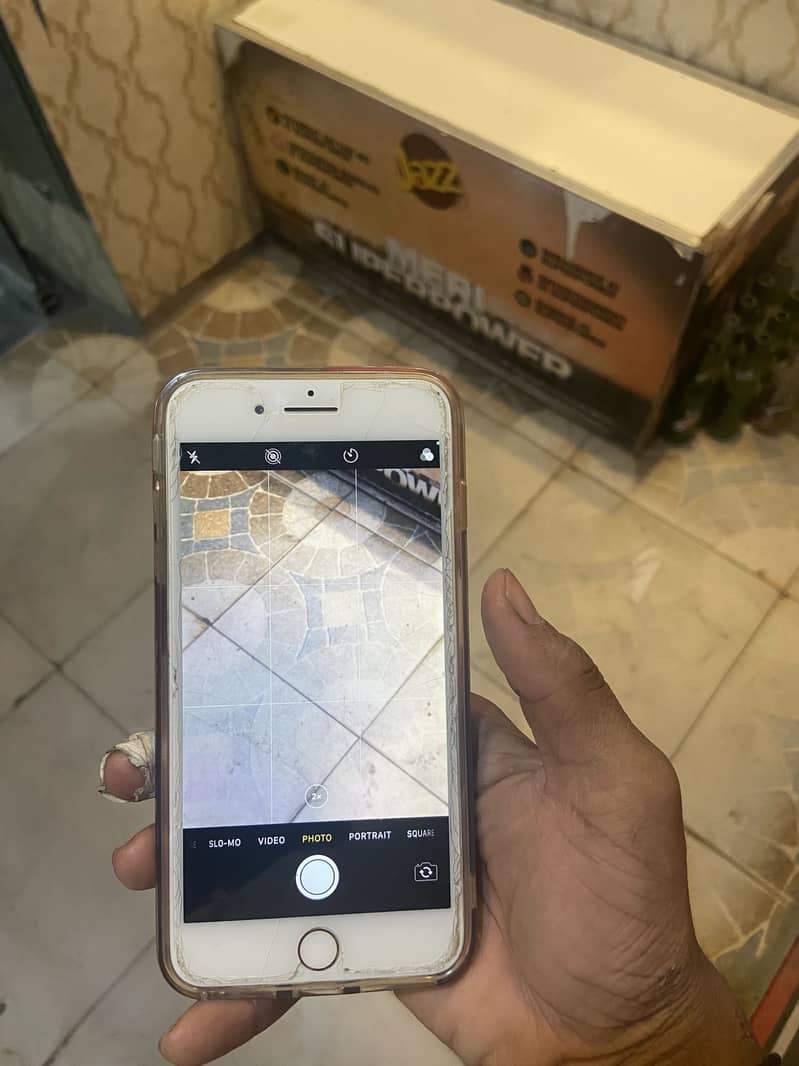 Apple iPhone 8 Plus 1