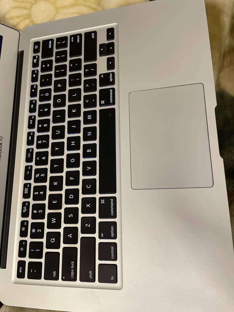 Macbook 17 Air 1